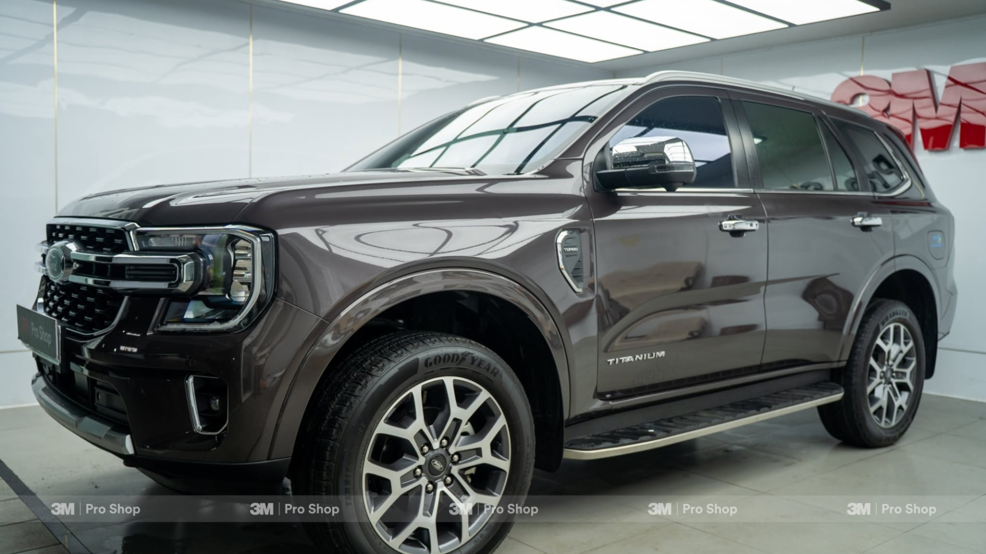 Ford Everest Thay Phim Quá Tối – Chọn Lại CR BLK Để Đi Đêm Dễ Quan Sát Hơn