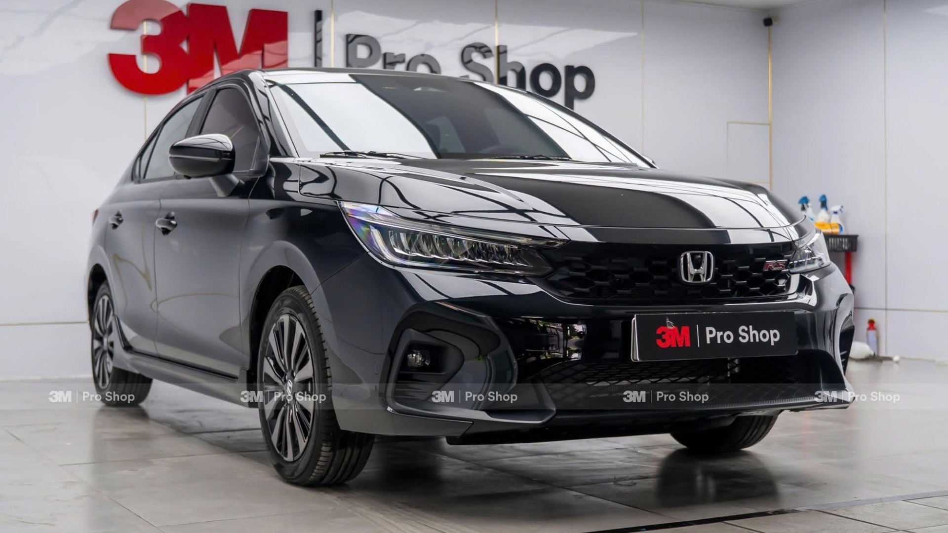 Honda City RS - Ban Ngày Đã Cá Tính, Lên Đèn Càng Có “Chất” Riêng