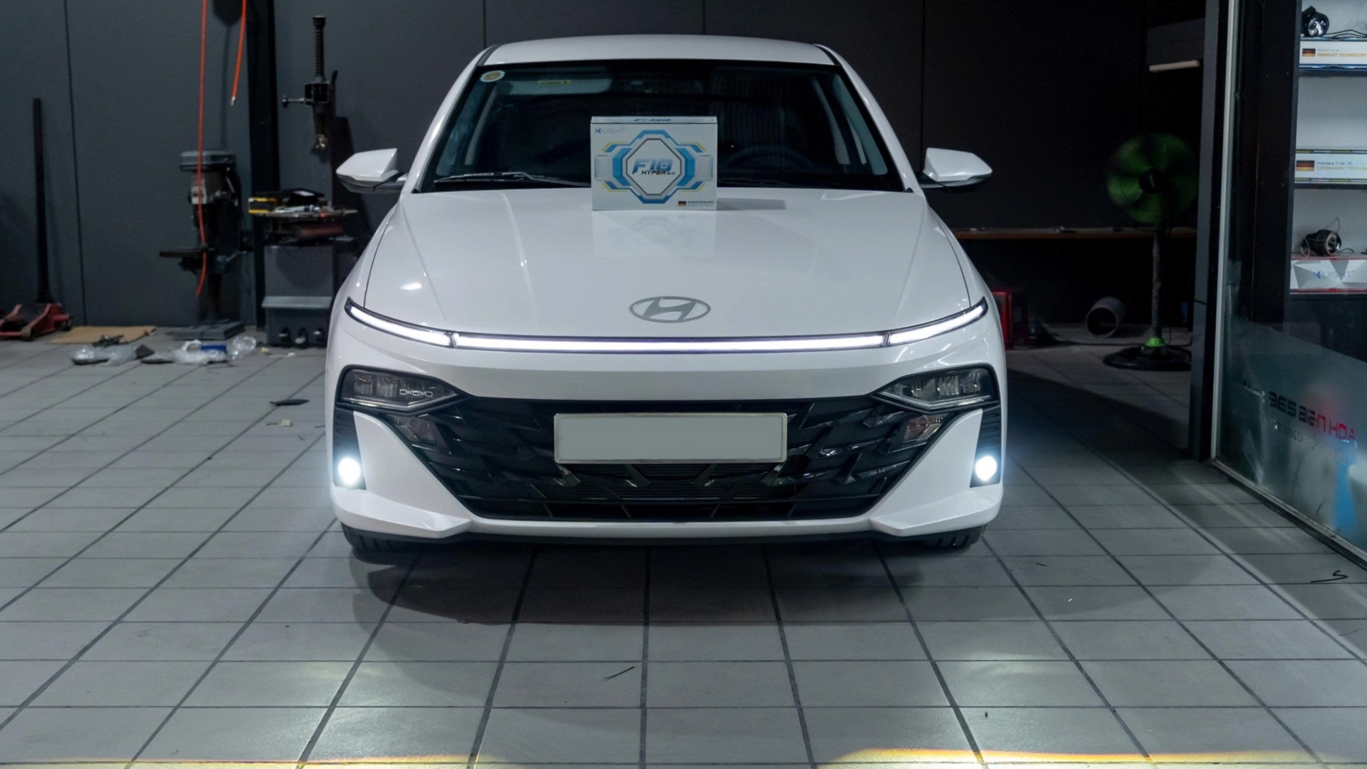 Hyundai Accent Nâng Cấp Bi Gầm F10 Hyper 2.0: Giải Pháp Ánh Sáng Hoàn Hảo Cho Mọi Hành Trình