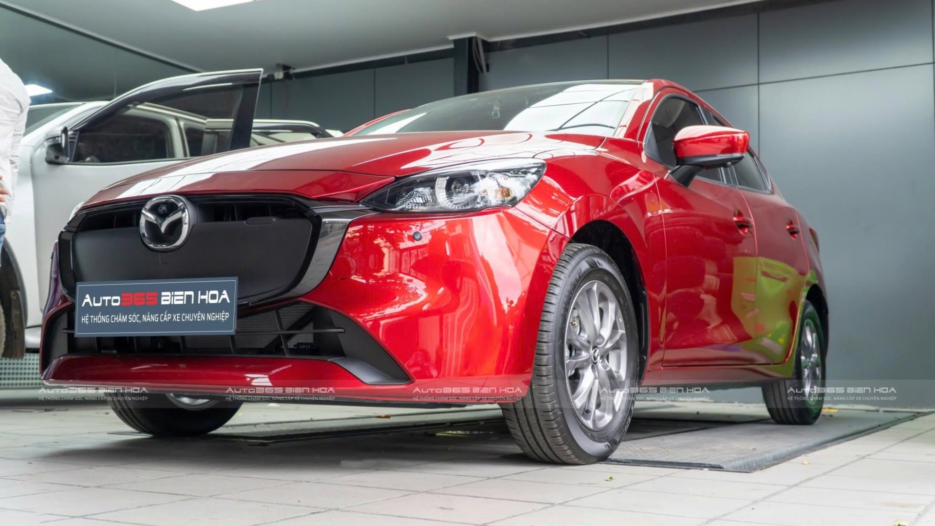 Mazda 2 Vừa Nhận Xe Đã Lên Đồ: Nội Thất Sang Hơn, Lái Xe Tiện Hơn