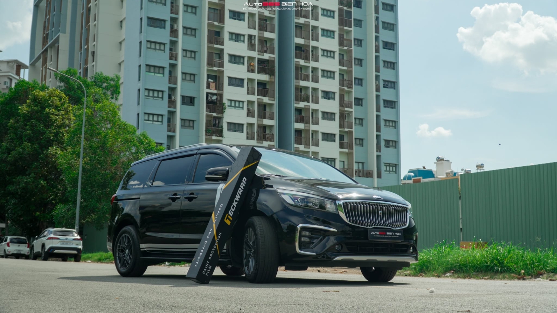 Từ Chiếc Kia Sedona Cũ Kỹ Đến Diện Mạo Đen Huyền Bí Chỉ Sau Một Lần Nâng Cấp