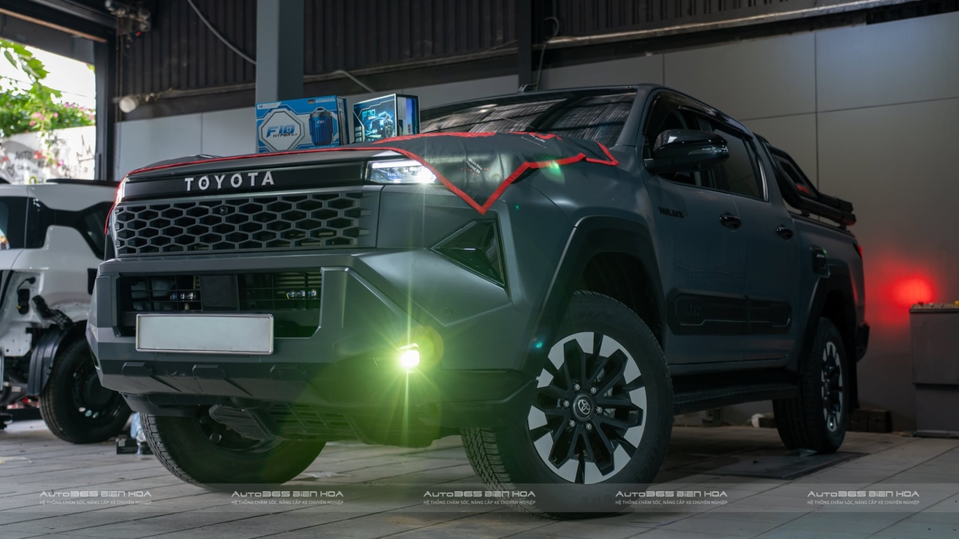 Toyota Hilux Nâng Cấp Combo Ánh Sáng F10 Hyper Và F30 Ultra