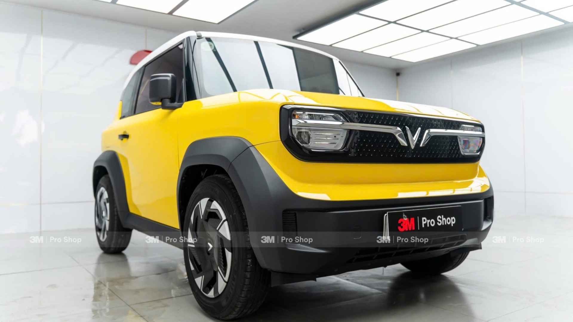 VinFast VF3 Màu Vàng Nổi Bật Ngoại Hình, Mát Mẻ Hơn Với Phim Cách Nhiệt 3M